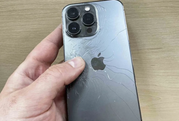 Замена заднего стекла iPhone 13 Pro