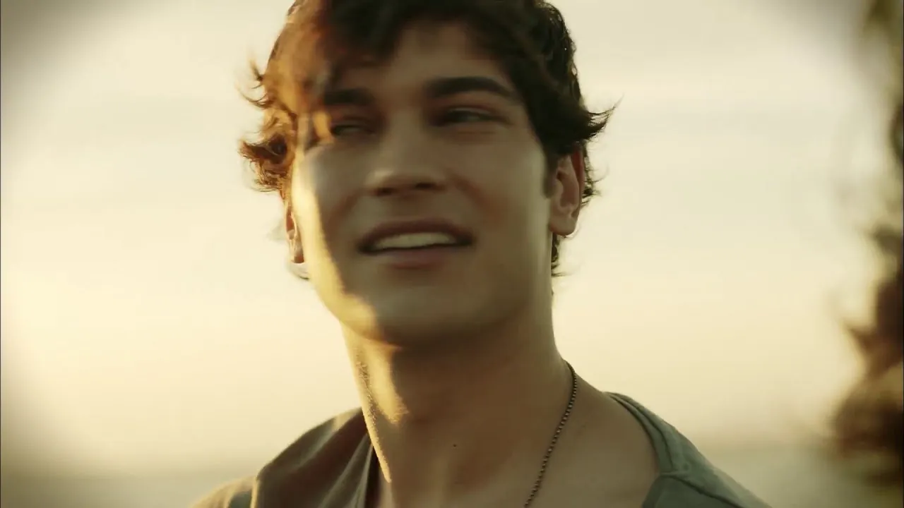 Кадр из официального трейлера · «Medcezir» (2013)